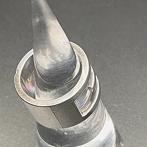 🇮🇹 Vintage Gucci Sterling Silver 925 Wide Branded Logo Cut-Out Ring US Size 5 - Picture 8 of 10